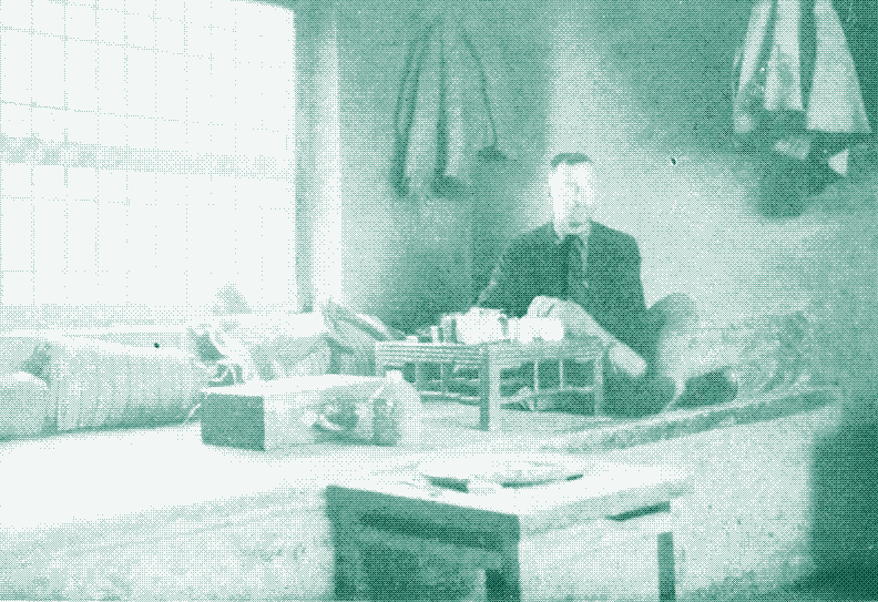 A Chinese Kang, photographed in the 1920s. Source: Wandering in Northern China, Harry A. Franck.
