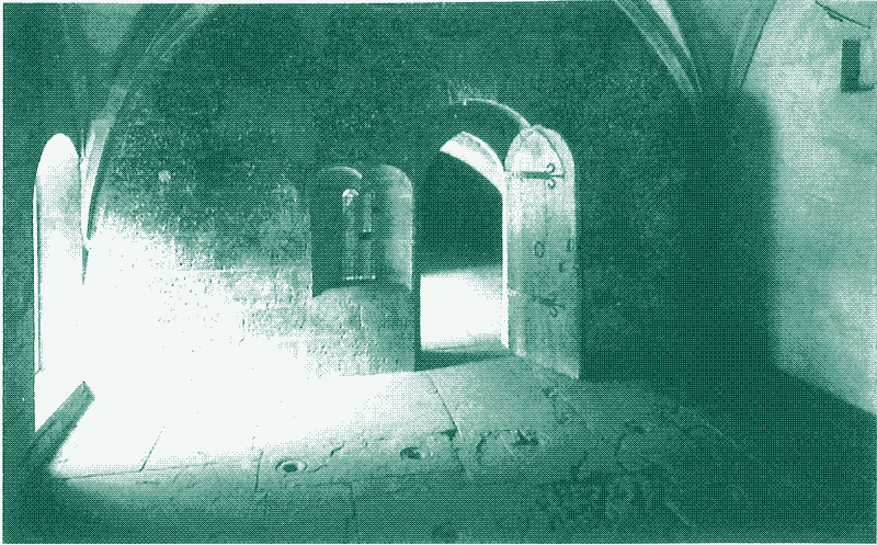 Hot air vents in the floor of the Maulbronn monastery. Source: "Das Kloster Maulbronn. Geschichte und Baugeschichte.", Ulrick Knapp, 1997 / Via Spiegel 2016.