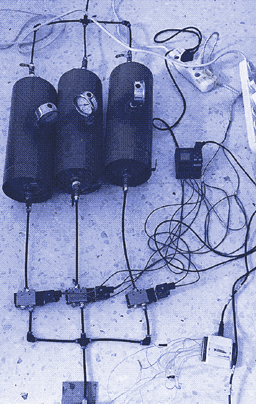 Small-scale CAES with modular storage tanks. Image by Abdul Hai Al-Alami.