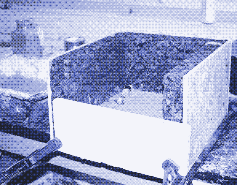 Image: Electric resistance in a mortar bed. Photo by Marie Verdeil.
