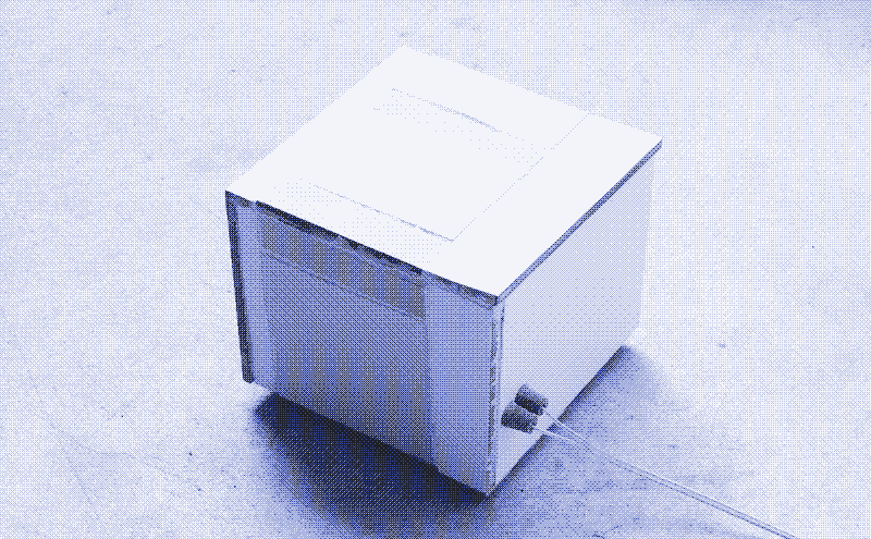 Image: The electric foot stove that we build in this manual. Photo by Marie Verdeil.