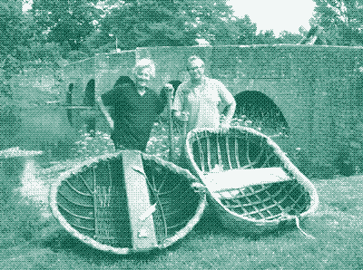 Coracles irlandais Source : Guy Mallison Woodland Workshop.
