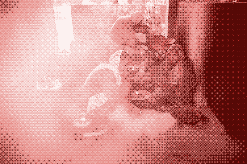 Cuisine intérieure avec poêles à biomasse. Image: Global Alliance for Clean Cookstoves.