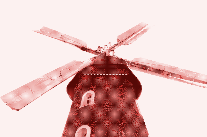 Moulin amélioré des années 1930, conçu par Kurt Bilau. La tour est en pierre et les ailes en bois et aluminium. Image: Frank Vincentz (CC BY-SA 3.0).