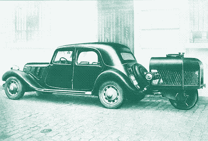 Afbeelding: een houtgasauto.