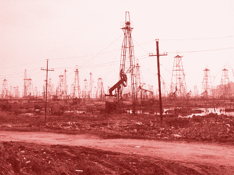 De vermogensdichtheid van olieproductie daalt. Foto: een uitgeput olieveld in Azerbeidzjan. Bron: EnergyBC.