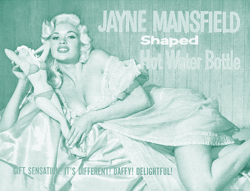 Termofor Jayne Mansfield pojawia się na rynku w 1957 roku. Figurka Mansfield "w pozie pin-up z rękami założonymi za szyję i w czarnym bikini" jest wykonana z różowego plastiku z nakręcaną czapeczką i mierzy około dwóch stóp wysokości Źródło: https://vintagenewsdaily.com/at-the-height-of-her-career-in-the-1950s-jayne-mansfield-even-modeled-for-this-awesome-hot-water-bottle/.